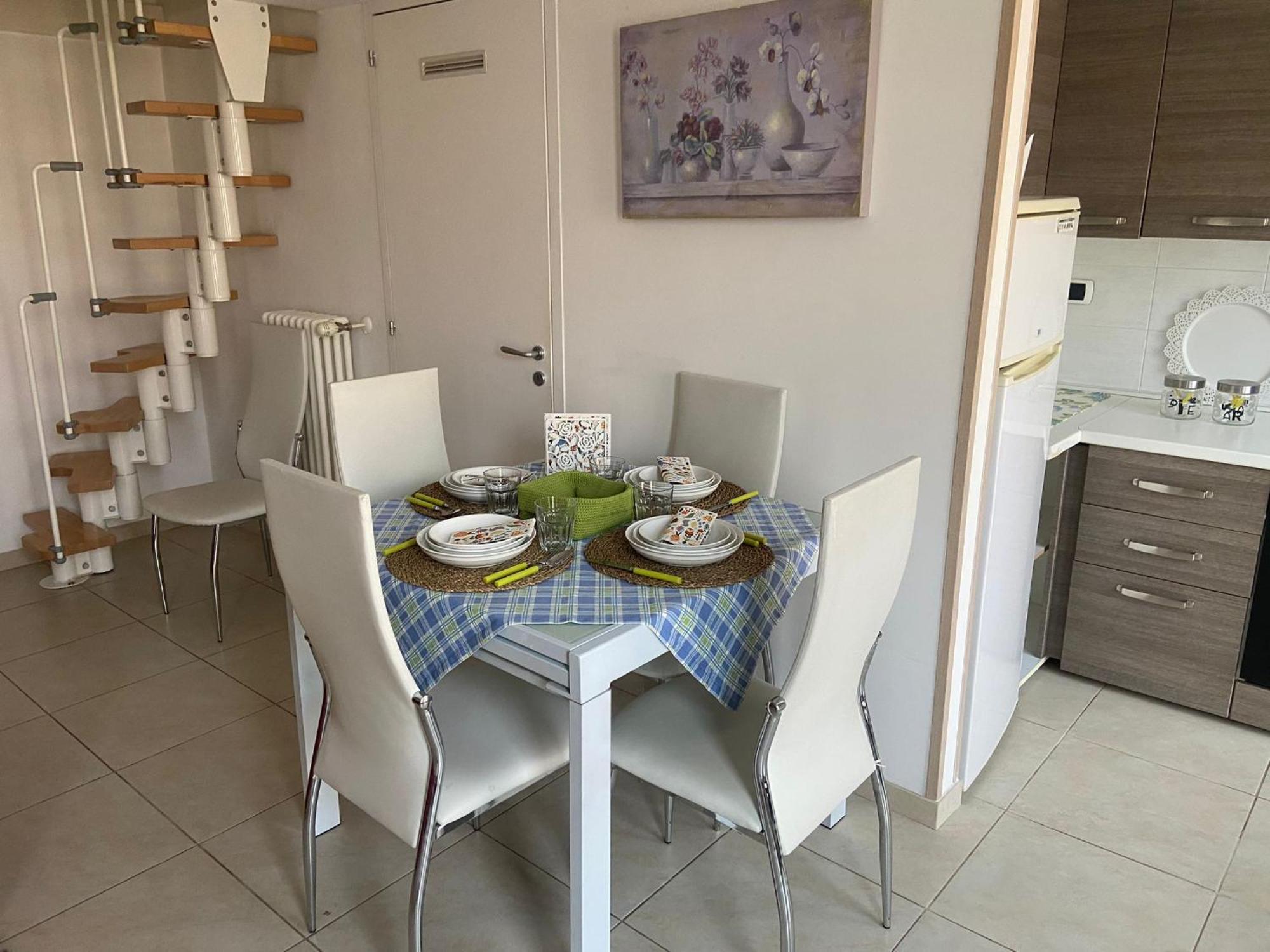 Pm 13A Via Tenente Devenuto Guest House Giovinazzo Exterior foto